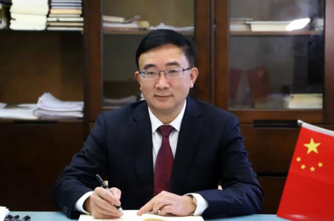 公司黨委書記陸相東獲評(píng)四川省五一勞動(dòng)獎(jiǎng)?wù)?/></p>
                    <p class=